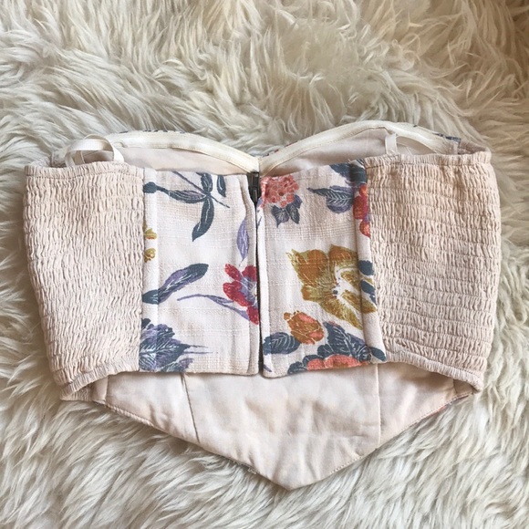 URBAN OUTFITTERS STRAPLESS FLORAL CROP TOP - Picture 2 of 5